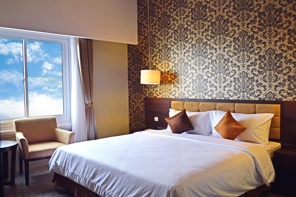 Hotel Safira Magelang Room photo